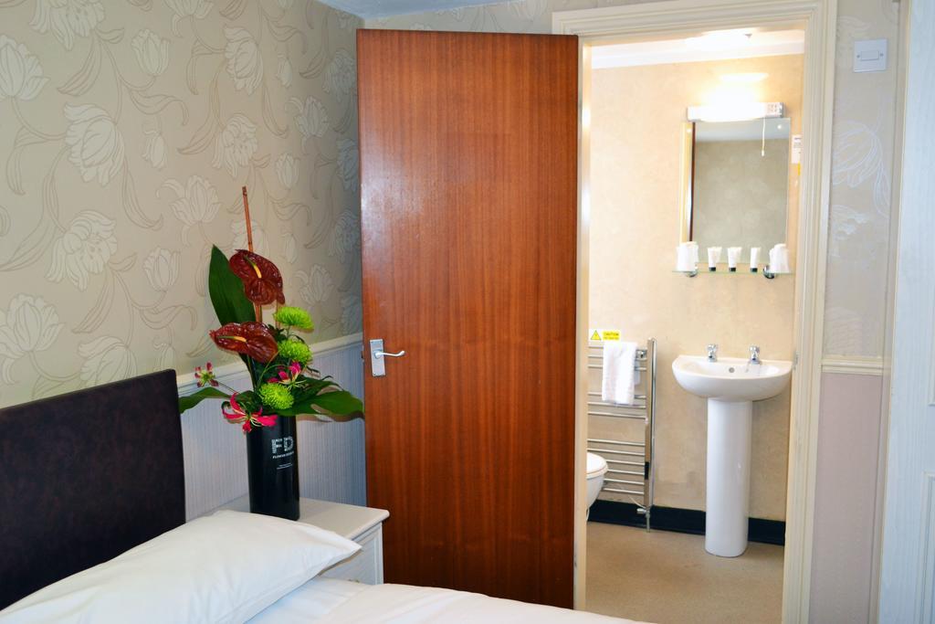 Lyndene Hotel Блекпул Номер фото